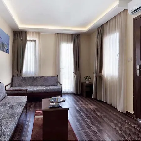Golden Age Aparthotel *