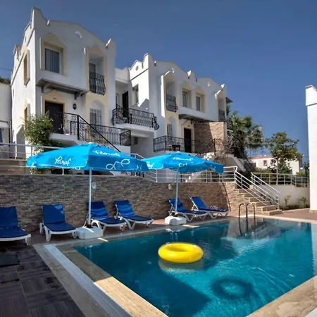 Golden Age Apartahotel *