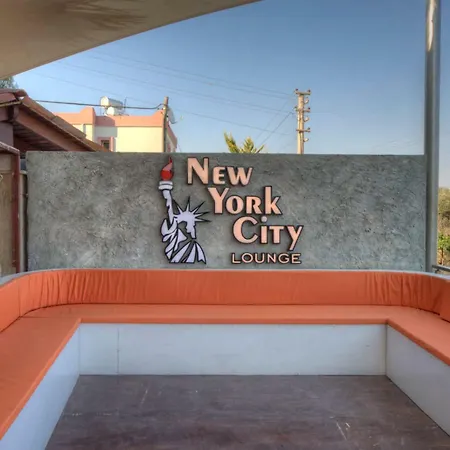 Golden Age Apartahotel *